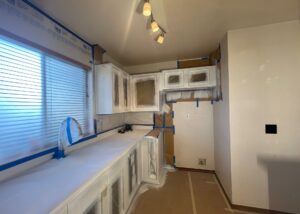 how to touch up cabinet paint